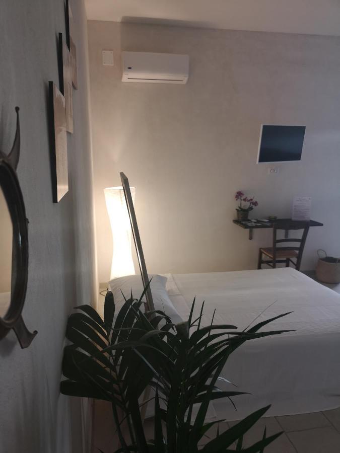 B&B Villa Rosalia โปรชิดา ภายนอก รูปภาพ